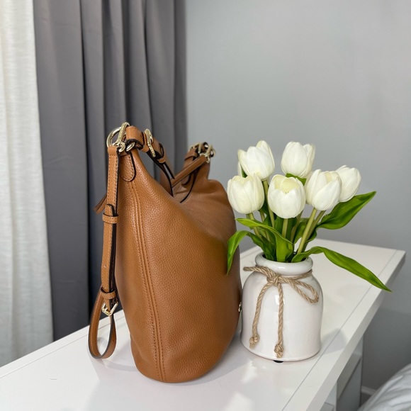 Michael Kors Lupita Large Hobo Leather - Picture 3 of 8